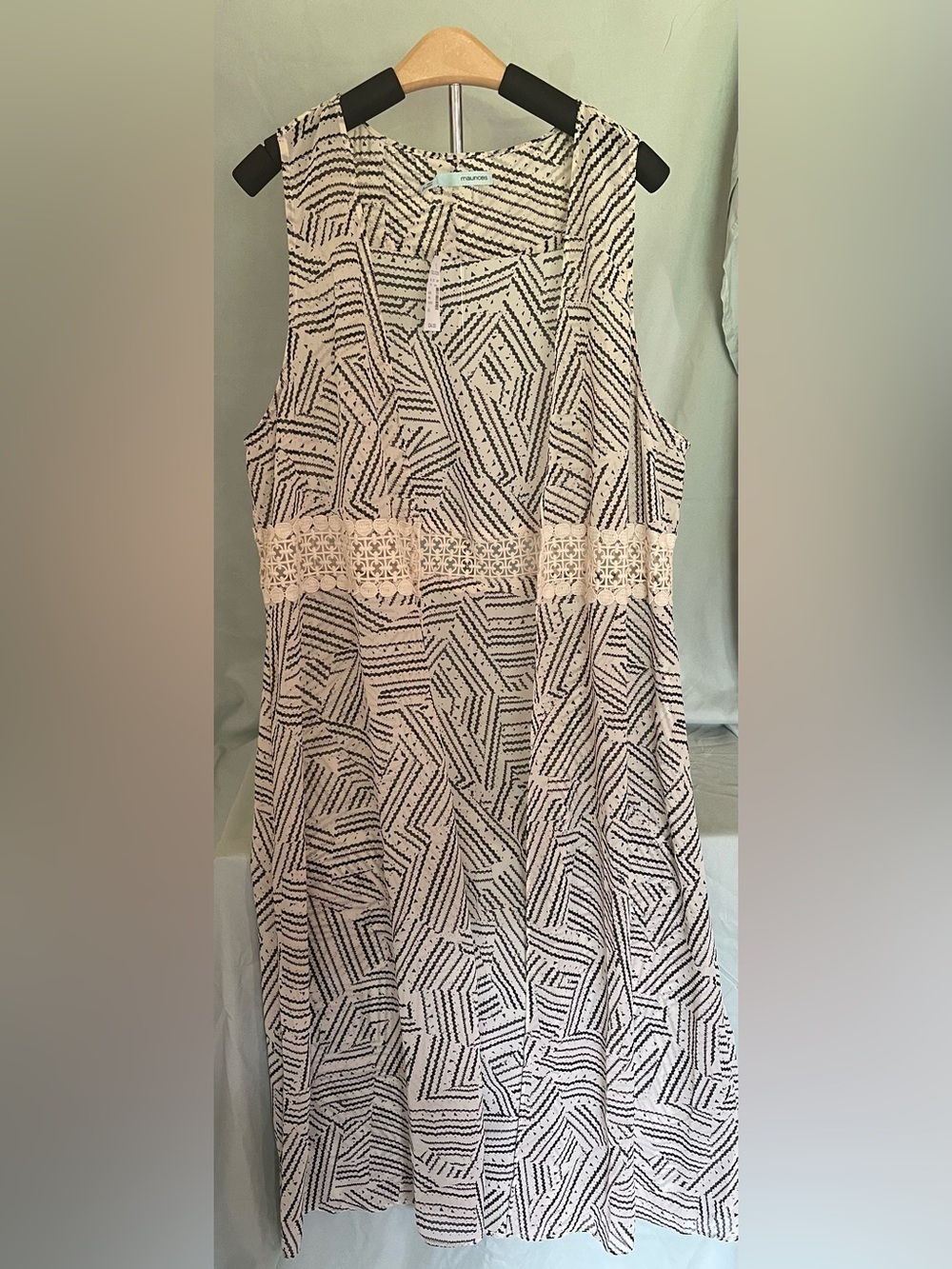 Sleeveless Geometric Print Cardigan with Lace Waist